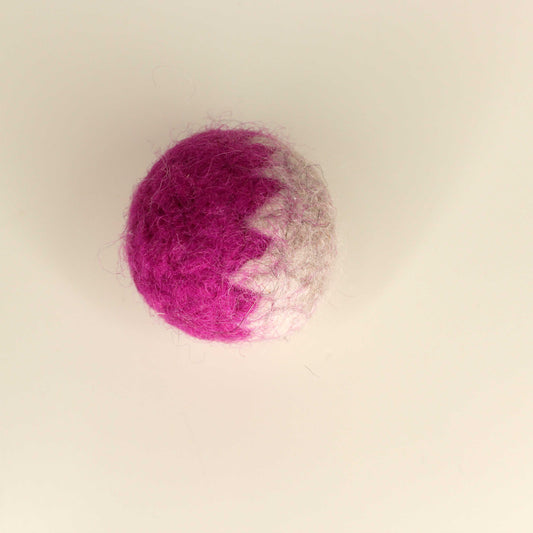 rattle fuchsia/sand Filzball mit Rassel
