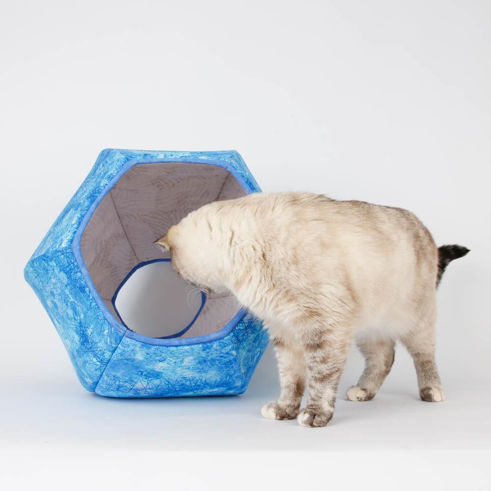 The Cat Ball Blue Ice