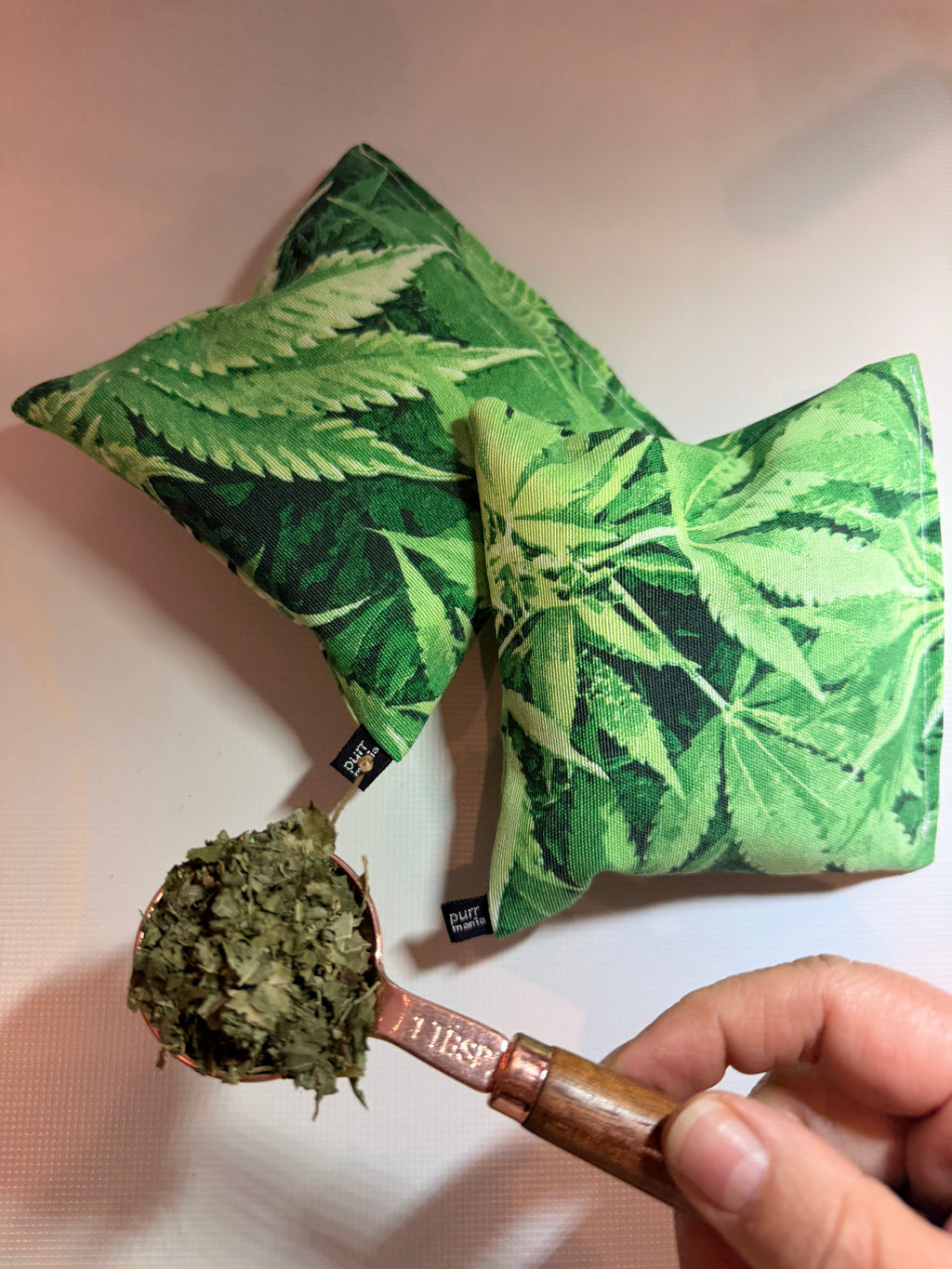 lucky crush Knisterkissen mit Matatabi-Blättern