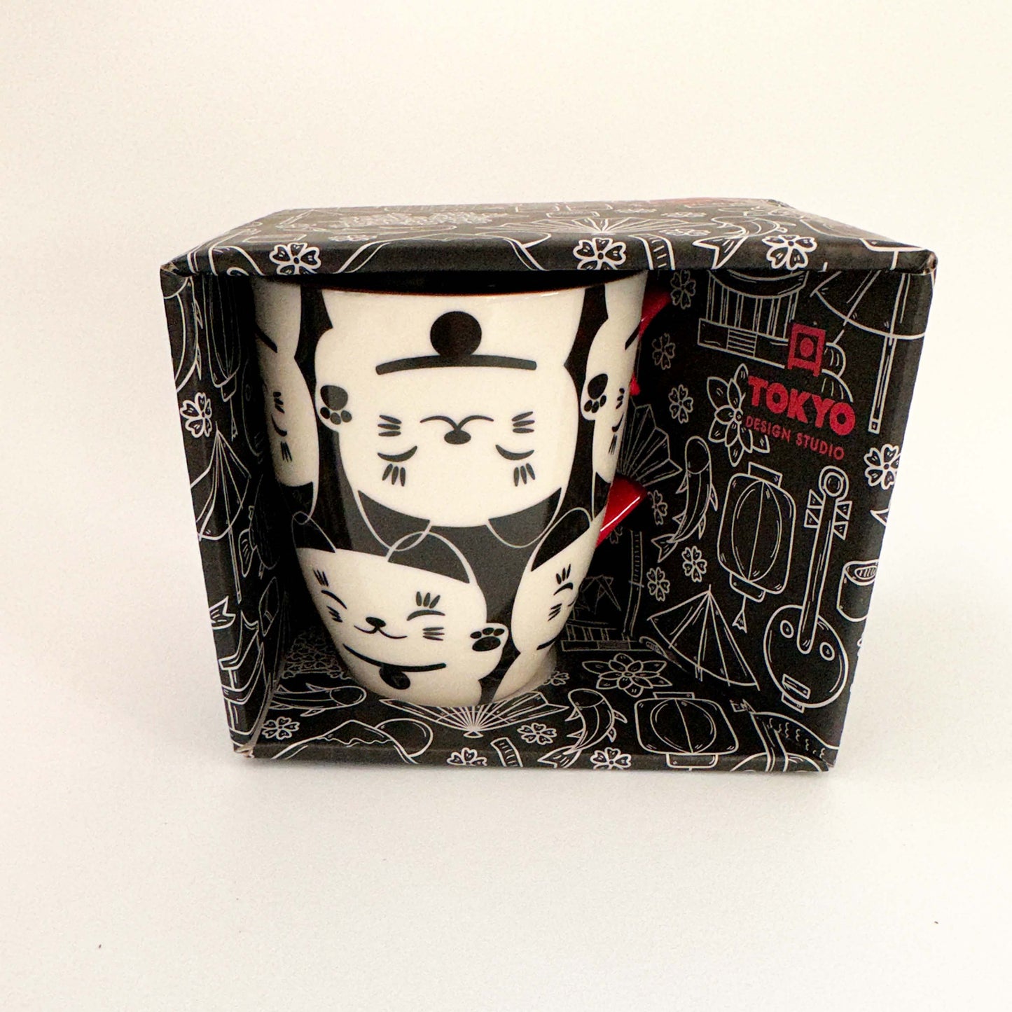 Mug Maneki Neko white on black