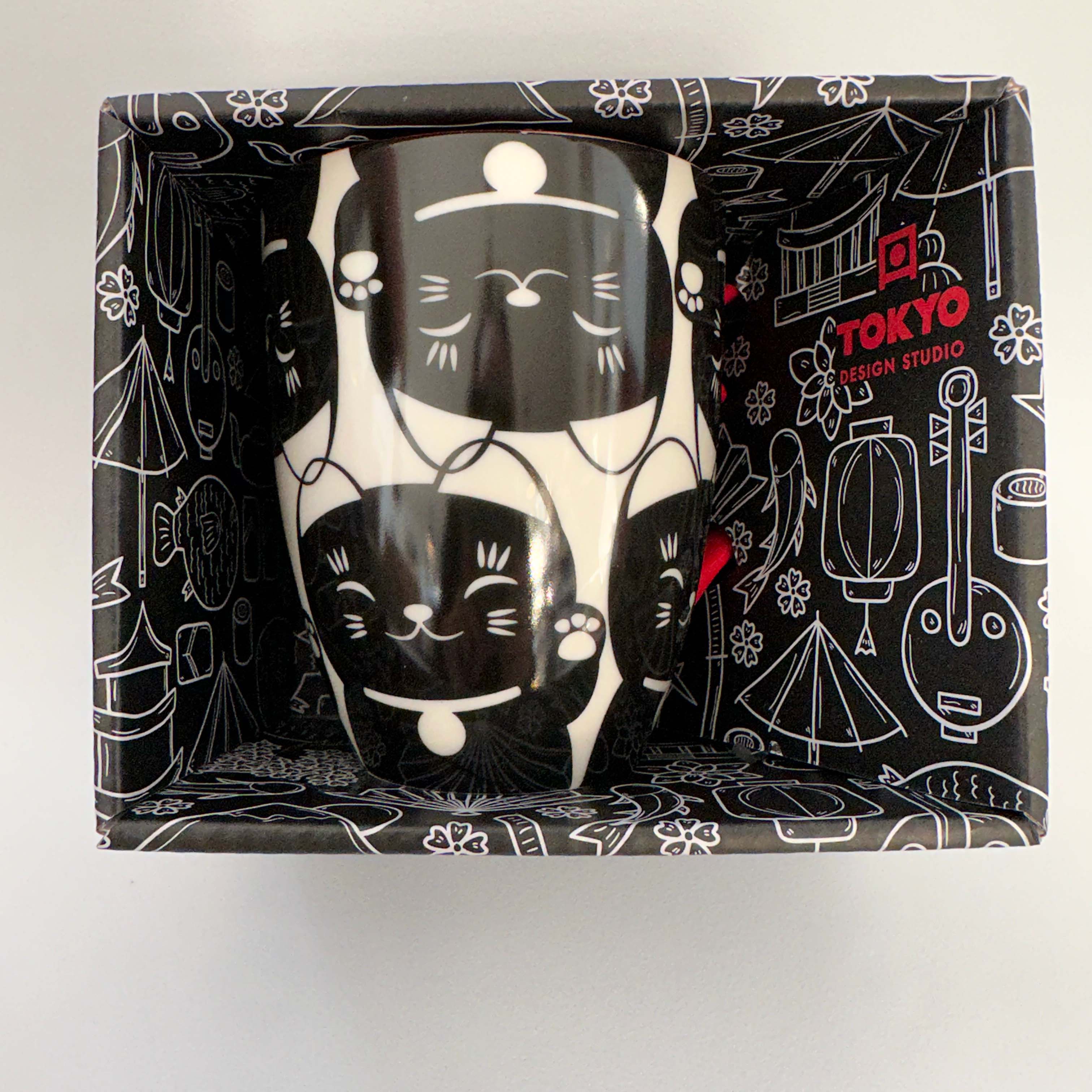 Mug Maneki Neko black on white