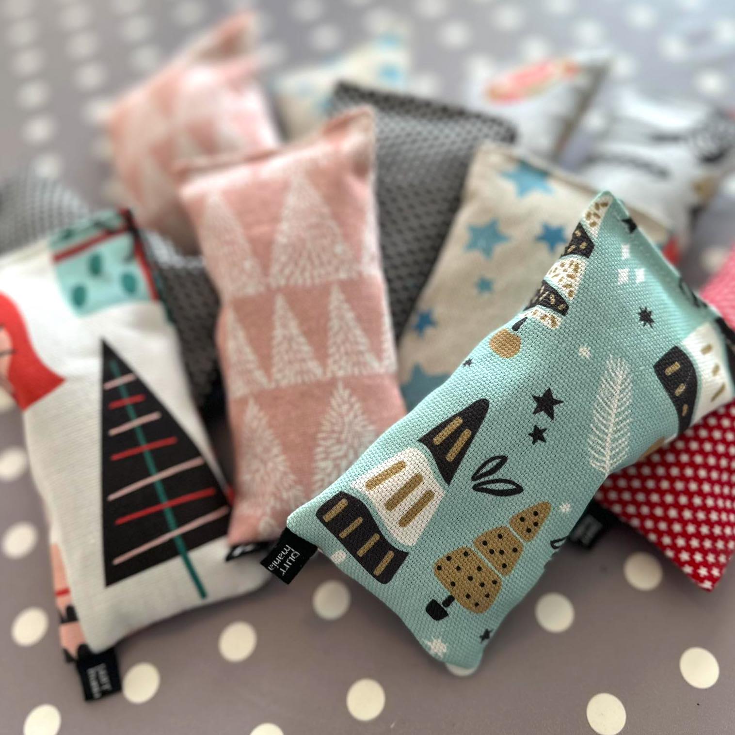 cuddle xmas Schmusekissen mit Baldrian, Catnip oder Matatabi