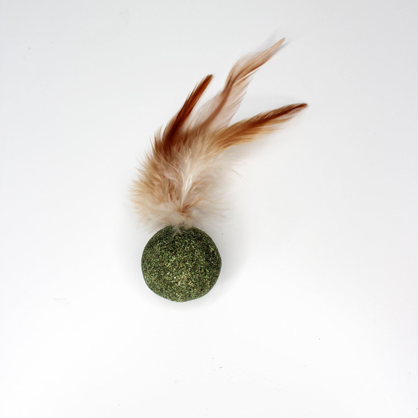 featherling Catnip Ball mit Hühnerfedern