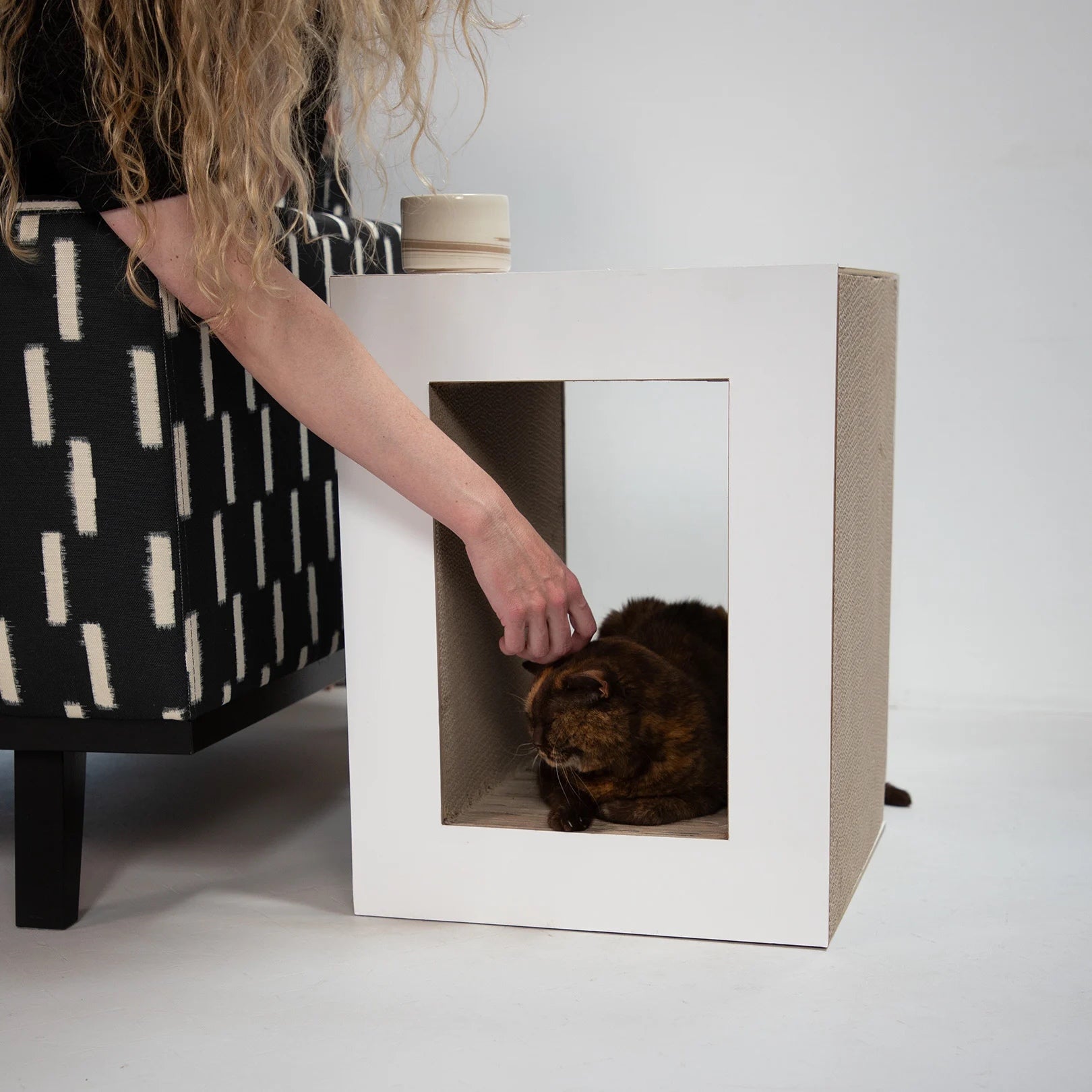 Hoopo Table - Kratzmöbel Weiss