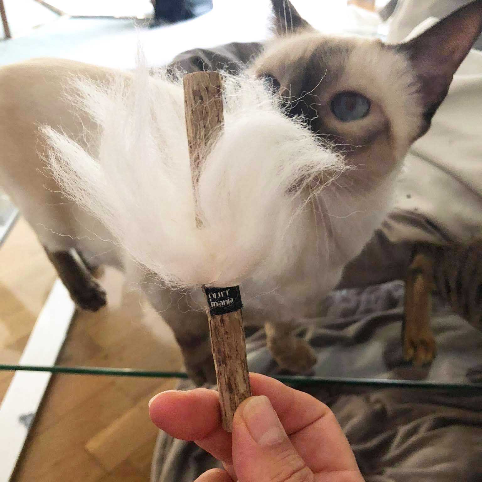 trolli Matatabi-Stick mit Schafsfellkragen